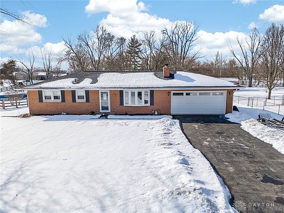 2nd image of 3833 Sterling Dr