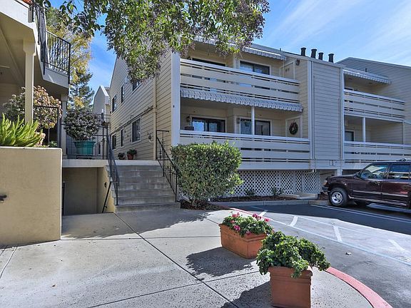 4th image of 576 W Parr Ave Unit 5