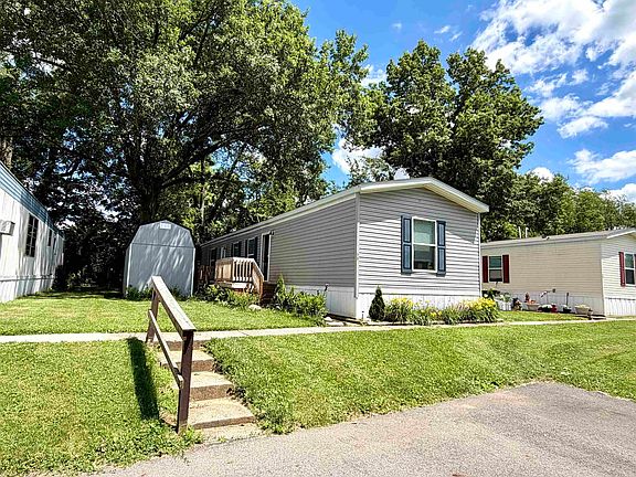 3rd image of 75 Colony Dr