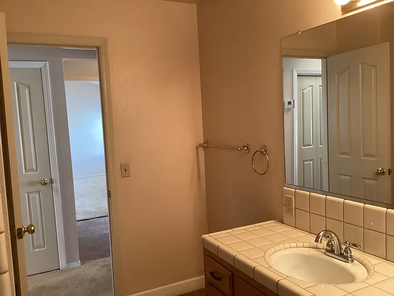 6589 N Maroa Ave #114 — Photo 17