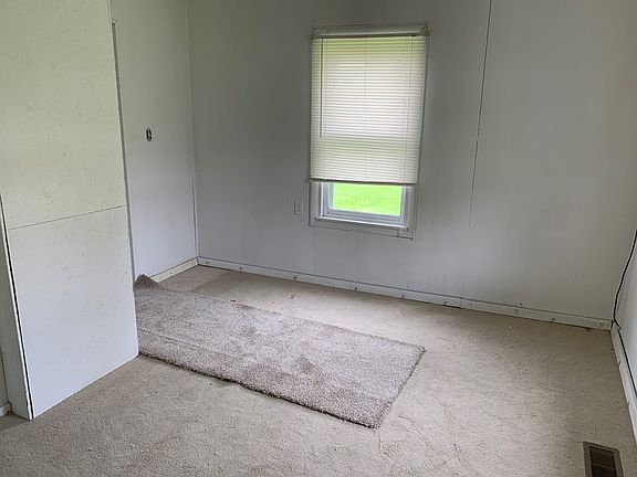 5th image of 826 Fairview Ave