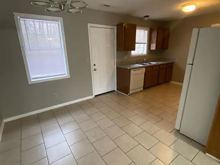 326 Mill Trace Dr #B — Photo 2