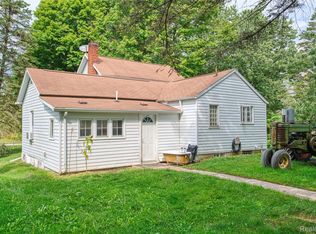 9225 Cook Rd, Gaines, MI 48436