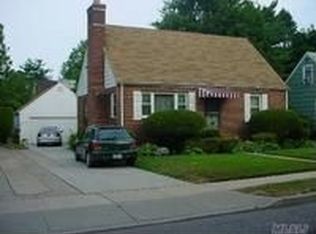 504 Bedford Ave, Uniondale, NY 11553