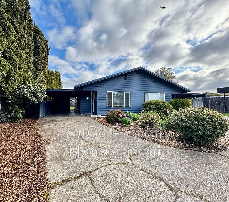 1st image of 2737 Maywood Dr