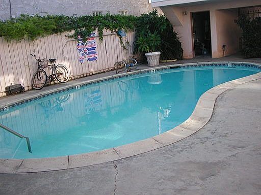 2nd image of 312 10th St APT D