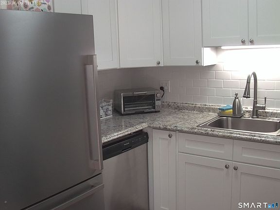 4th image of 122 Queens Road #122