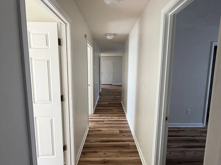 801 N Garfield St — Photo 3