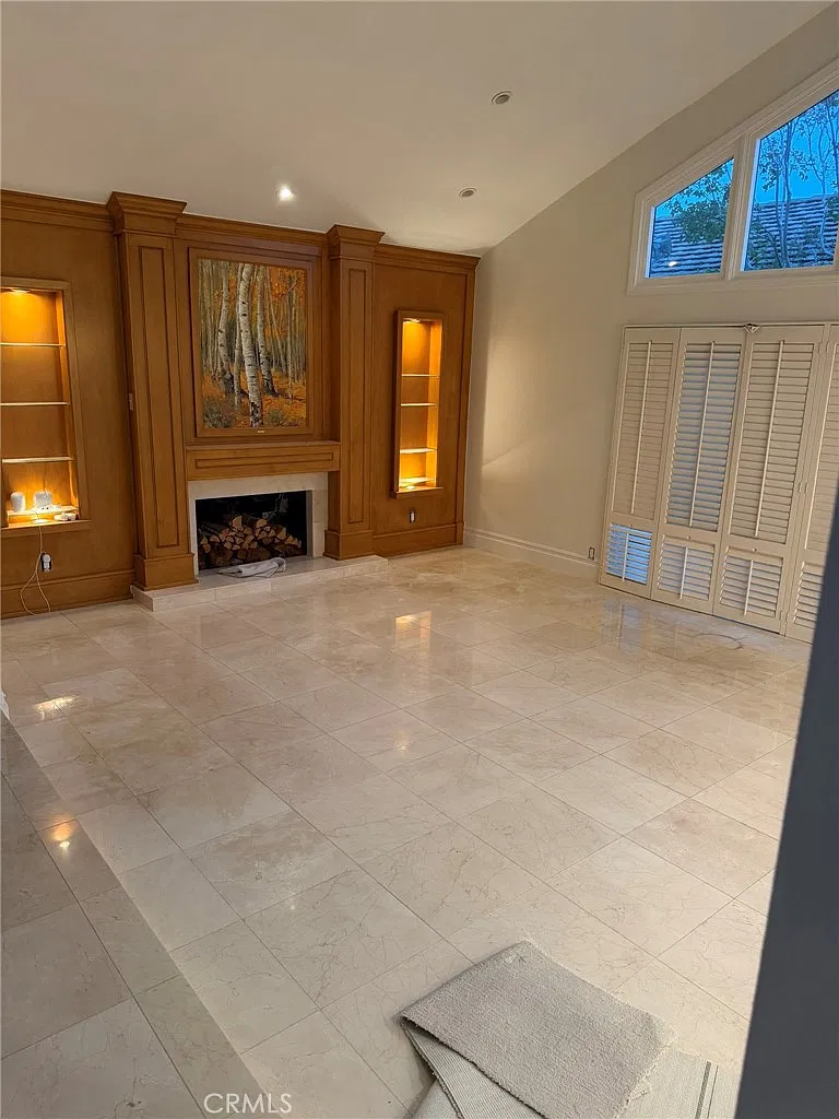 5 bed, 2769 sqft, $7,250 — Photo 2