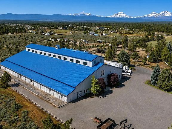 3rd image of 67480 Cloverdale Rd