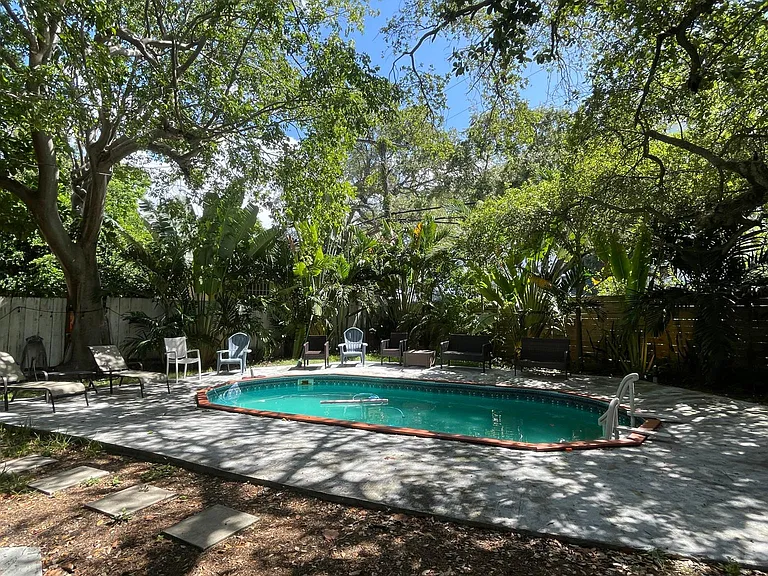 851 NW 14th Ct — Photo 24