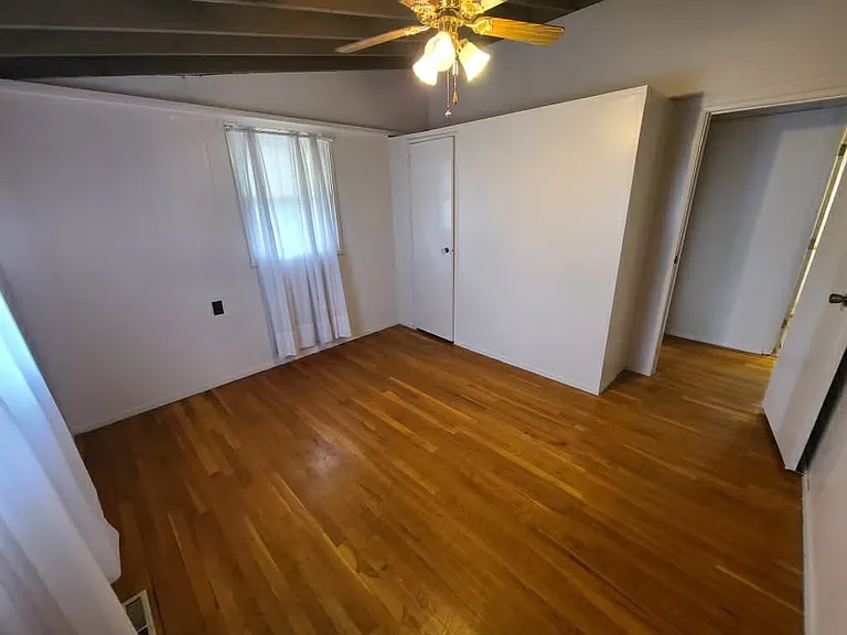 111 Hanson Dr — Photo 4