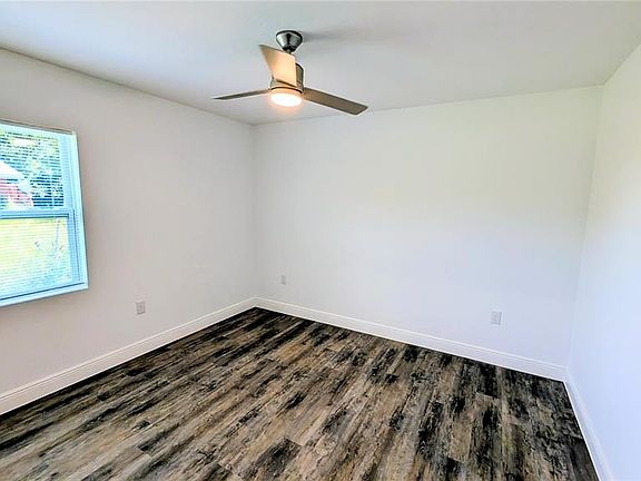 3rd image of 401 Pearl St