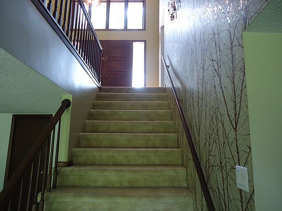 4th image of 1002 1st St SW