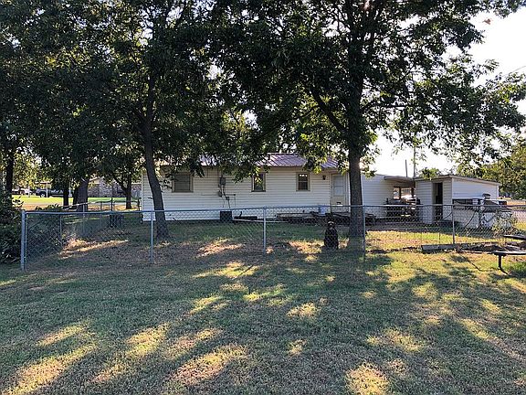 3rd image of 116 Waller Dr