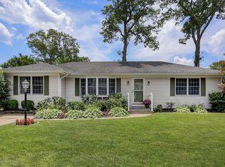 25 Wave St, Beachwood, NJ 08722