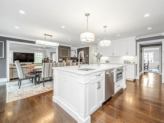 4th image of 14 Beechwood Ln