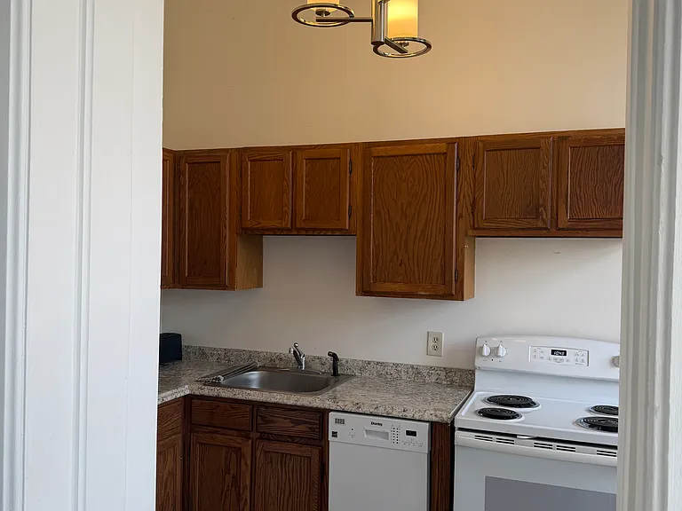 142 Washington Ave #301 — Photo 3
