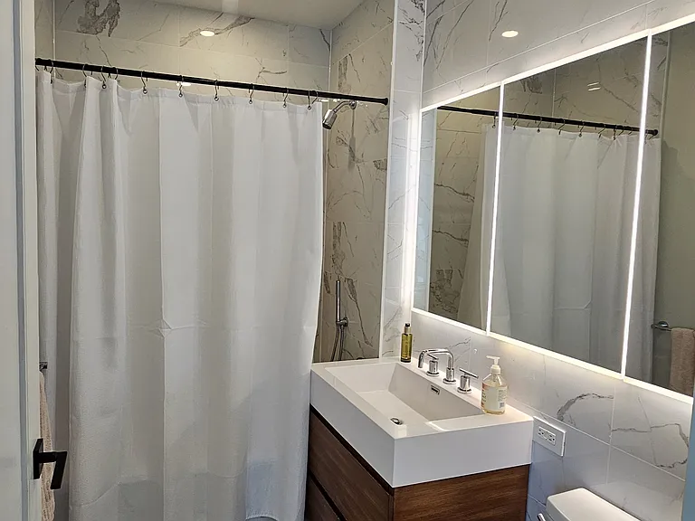 2243 Jackson Ave #4H — Photo 5