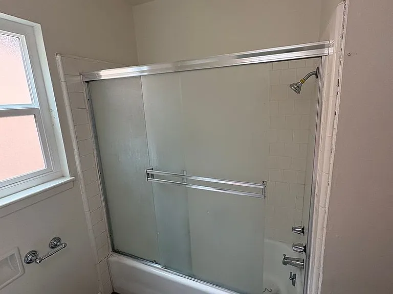 315 W Kaweah Ave — Photo 5