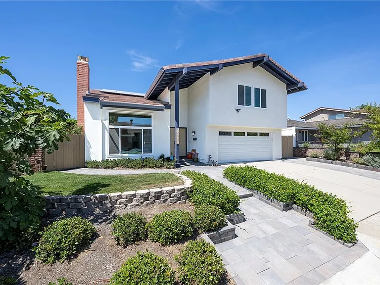 19741 Venecia Ln — Photo 1