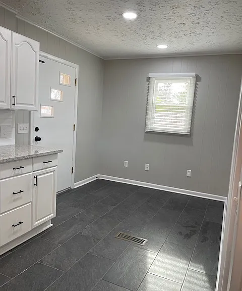 205 Meridale Dr — Photo 3