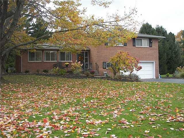 1st image of 2 Larchwood Dr