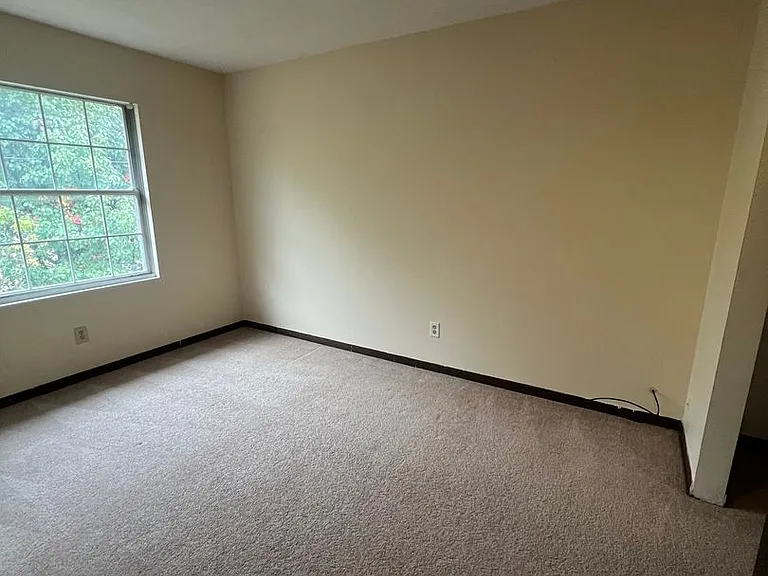 2802 Monmouth Court — Photo 6