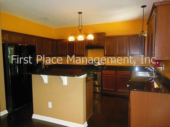 3rd image of 825 Marjories Way