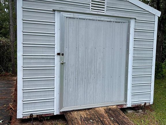 3rd image of 117 Kingfish Ave