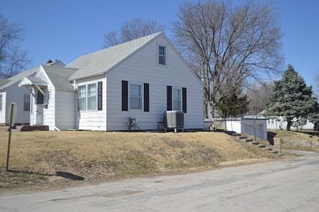 2nd image of 111 E 3rd St