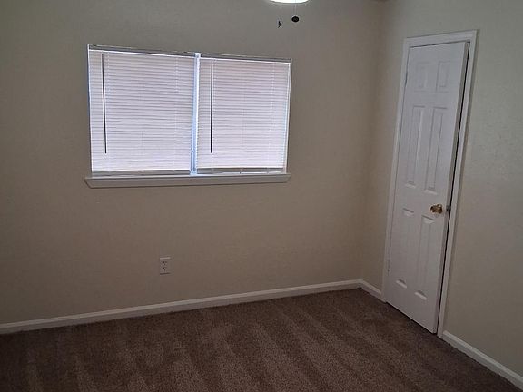 3rd image of 11947 Medicine Bow Cir