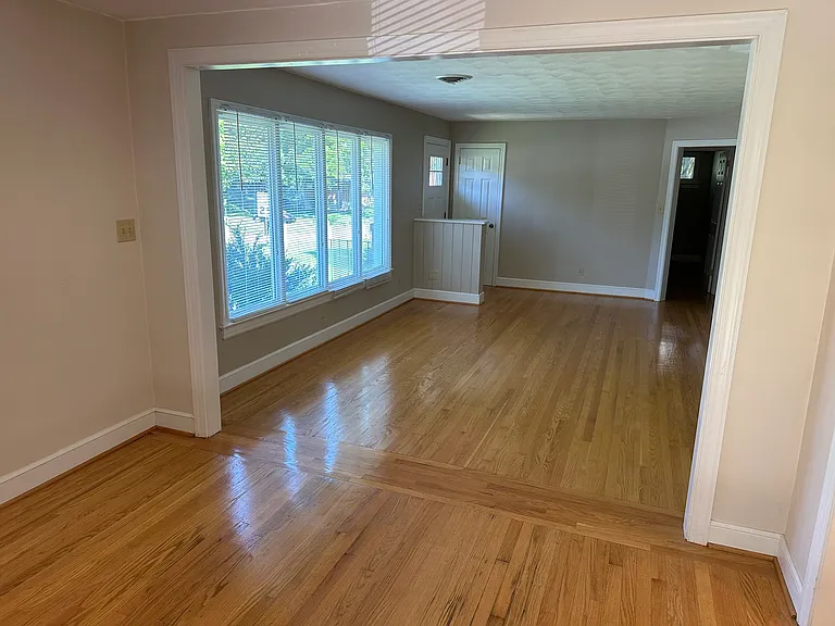 3628 Poplar Dr — Photo 6