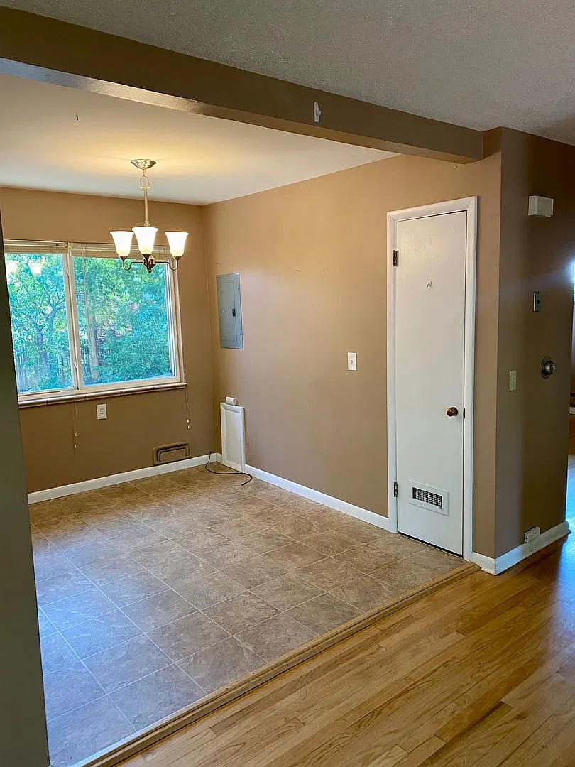Available for 2027-2028 Fall Pre-Leasing: Charming 2-Bedroom House with Flatiron Views — Photo 4