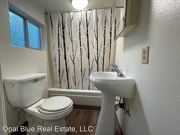 4th image of 2531 Virginia Ave Unit 5