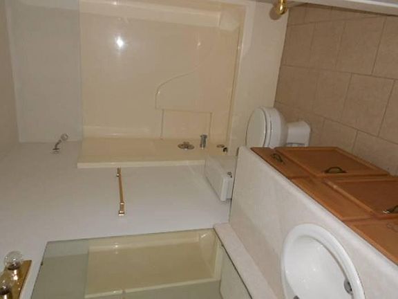 5th image of 1909 Bellevue Way APT C