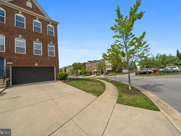 11755 Palm Desert Pl, Waldorf, MD 20602