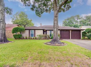 3805 Green Shadow Dr, Pasadena, TX 77503