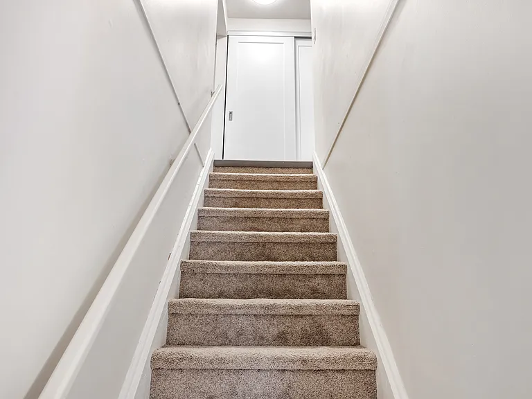 176 The Pkwy — Photo 12