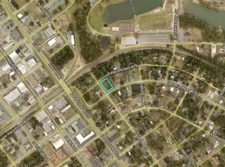 322 E Chestnut Ave, Crestview, FL 32539