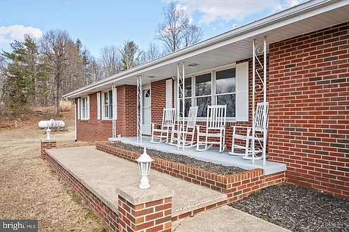 436 Castleton View Rd Photo 1