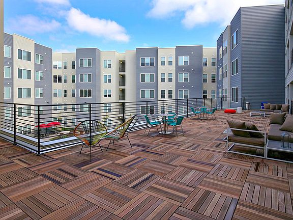 5th image of 2330 Crittenden Dr #2C