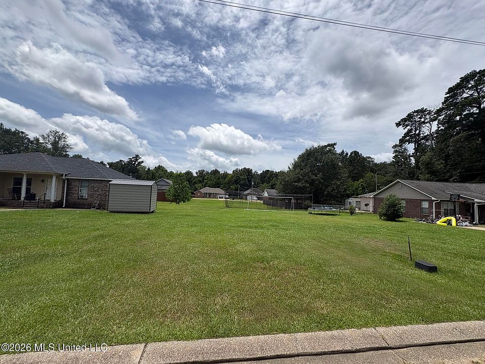 2nd image of 109 Mississippi Ave