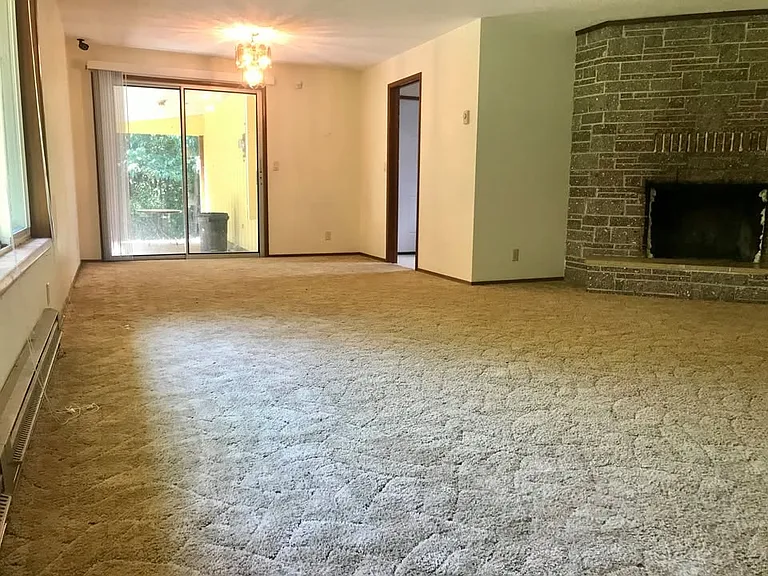 11946 Highway 30 — Photo 14