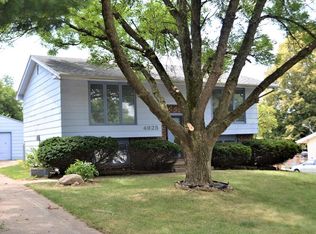4925 Pine Valley Dr, Pleasant Hill, IA 50327