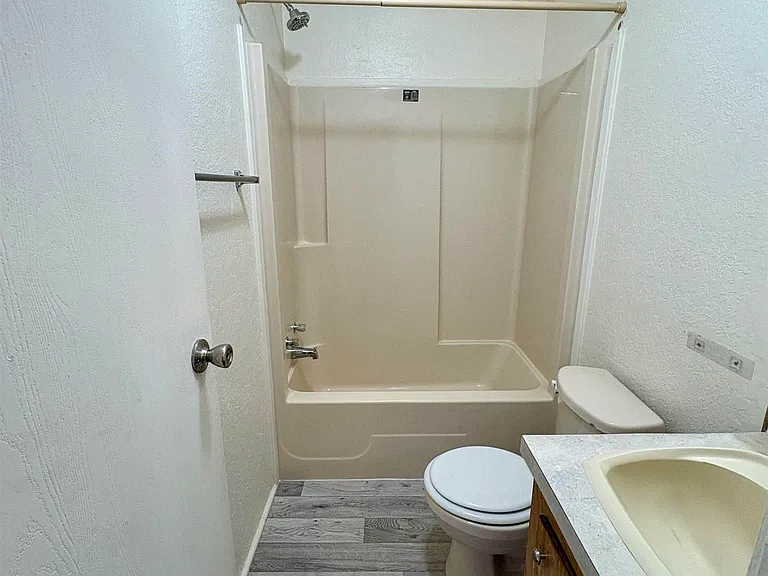 1004 S Wall St — Photo 11
