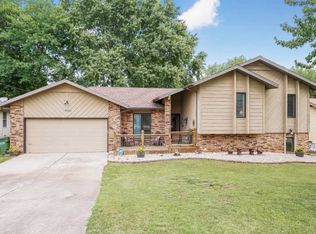 2047 E Lon St, Springfield, MO 65803