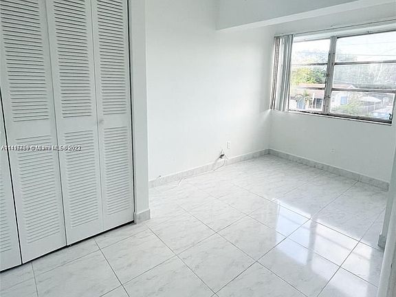 3rd image of 12500 NE 5th Ave APT 211