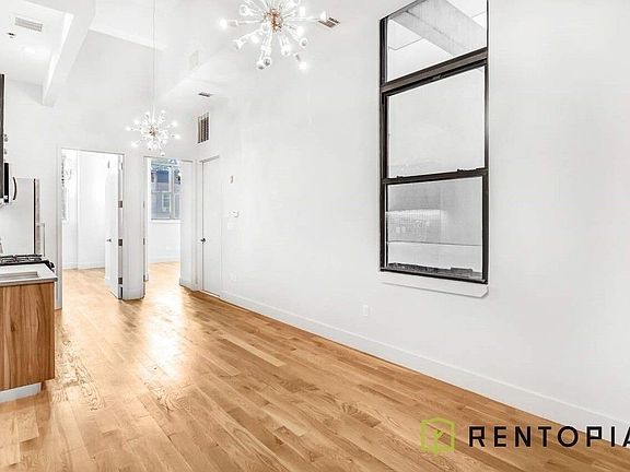 2nd image of 372 Kosciusko St #333