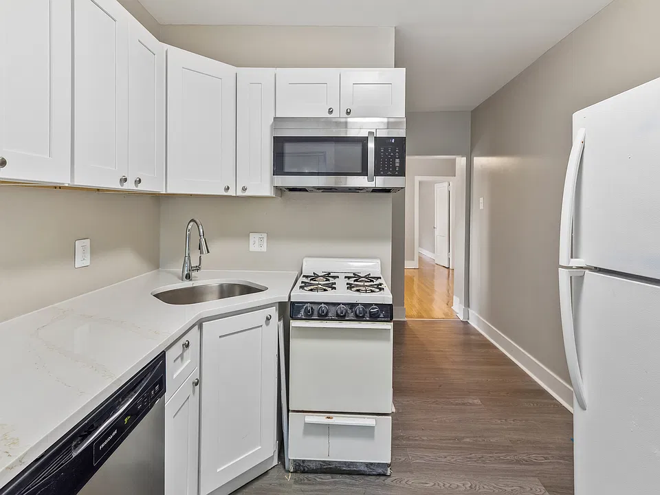 2254 Bryn Mawr Ave #16
